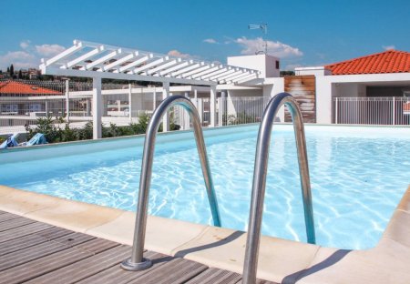 Apartment in Le Centre-Le Haut de Cagnes, the South of France