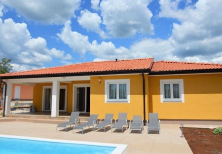 Villa in Kunj, Croatia