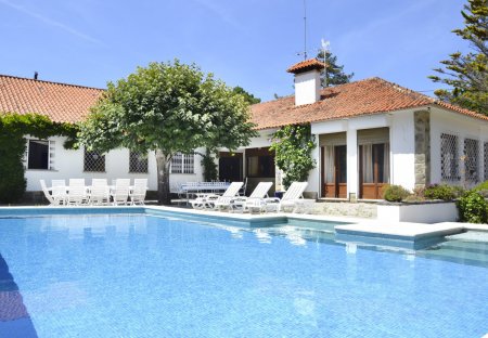 Villa in Praia das Maçãs, Lisbon Metropolitan Area