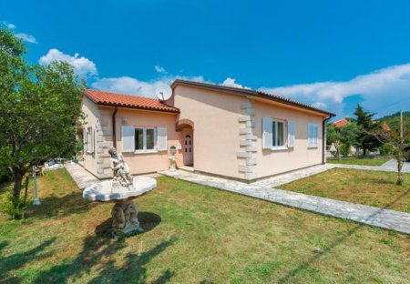 Villa in Bartići, Croatia
