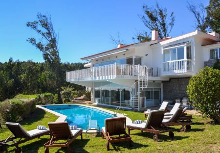 Villa in Alcabideche, Lisbon Metropolitan Area