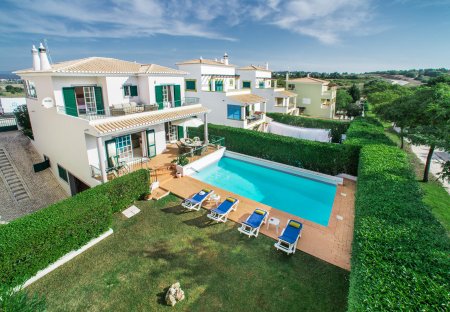 Villa in Meia Praia, Algarve