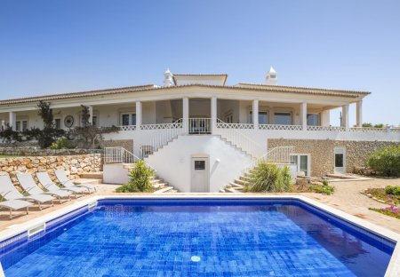 Villa in Ferragudo, Algarve