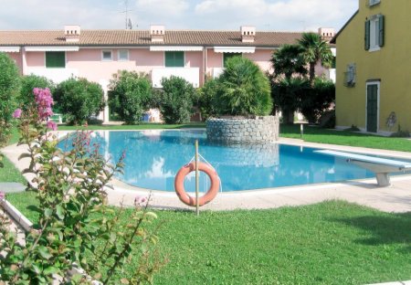 Apartment in Lazise, Italy