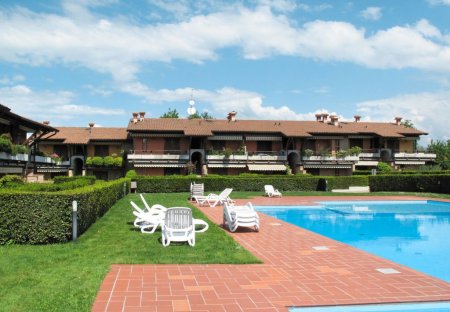 Apartment in Lazise, Italy