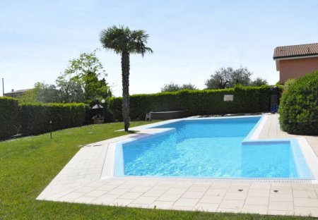 Apartment in Lazise, Italy