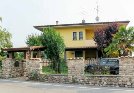 Apartment in Pacengo, Italy