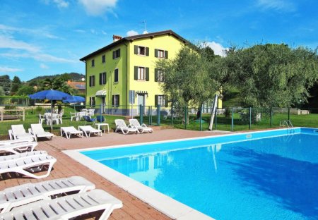Apartment in Bardolino, Italy
