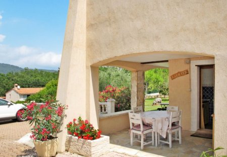 Apartment in Saint-Cézaire-sur-Siagne, the South of France