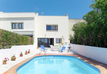 Villa in Praia das Maçãs, Lisbon Metropolitan Area