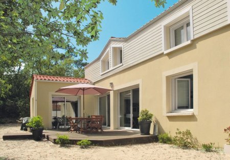 House in Longeville-sur-Mer, France
