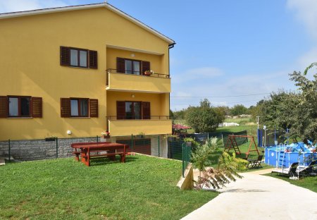 Apartment in Šajini, Croatia