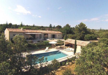 Villa in Cabrières-d'Avignon, the South of France