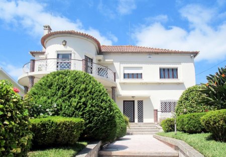 Villa in Meadela, Portugal