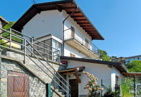 Villa in Gravedona-San Gregorio, Italy