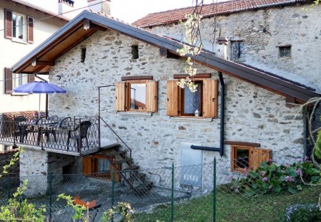 Villa in Stazzona, Italy