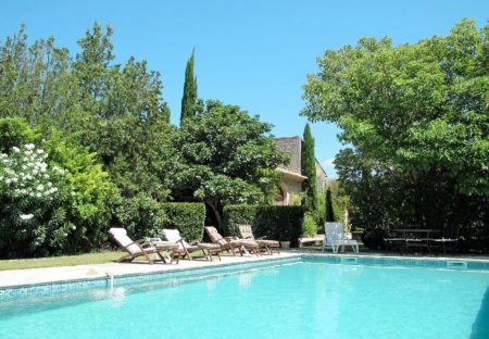 House in Cabrières-d'Avignon, the South of France