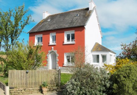 House in Plounévez-Lochrist, France