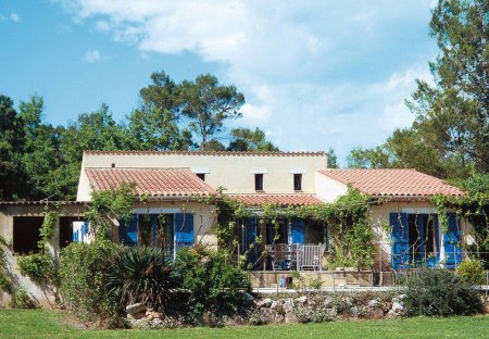 House in Saint-Paul-en-Forêt, the South of France