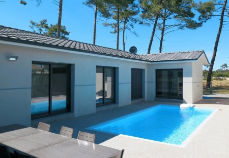 House in Vendays-Montalivet, France