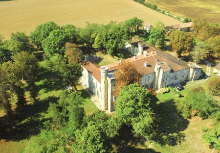 Chateau in Lamothe-Goas, the South of France: DCIM\100MEDIA\DJI_0024.JPG
