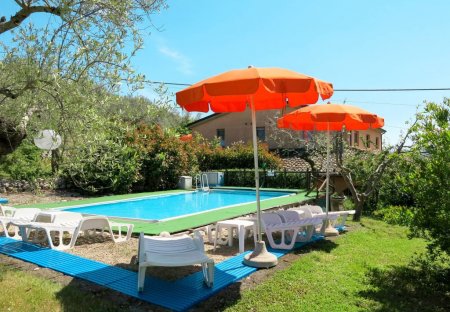 Villa in Collecorvino, Italy