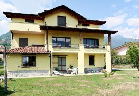 Apartment in Domaso, Italy