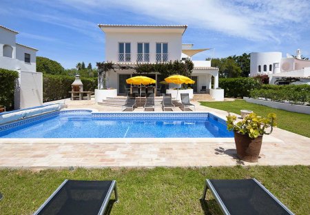 Villa in Alfanzina, Algarve