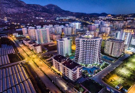 Apartment in Kargıcak Belediyesi, Turkey