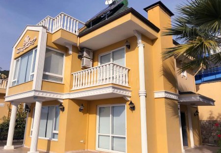 Apartment in Kargıcak Belediyesi, Turkey