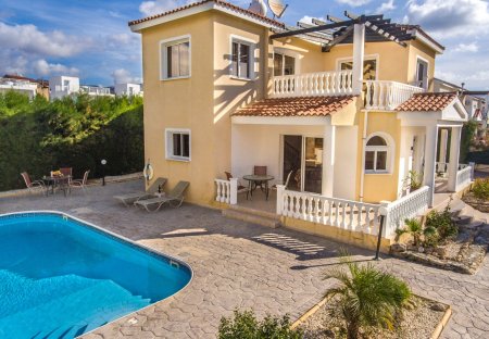 Villa in Peyia, Cyprus