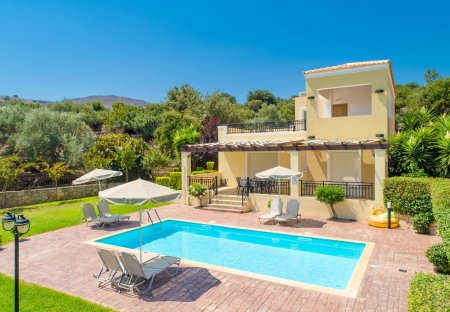 Villa in Kato Gerani, Crete