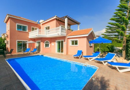 Villa in Peyia, Cyprus