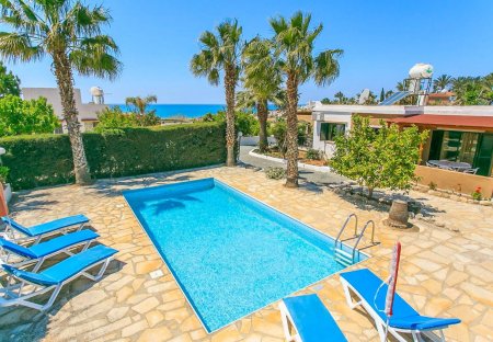 Villa in Peyia, Cyprus
