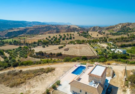 Villa in Peristerona, Cyprus