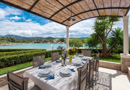 Villa in Lovište, Croatia
