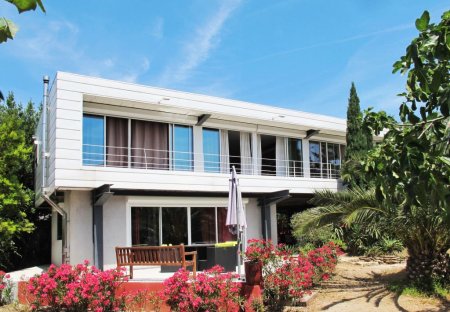 House in Clos des Plages-Peymian, the South of France