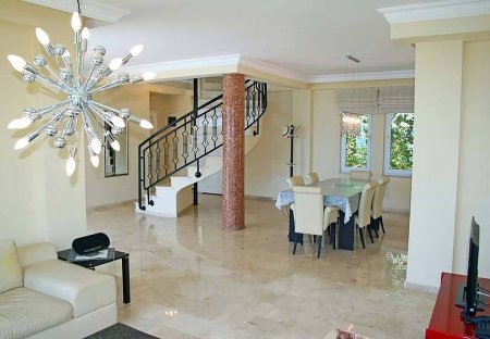 Villa in Mahmutlar, Turkey