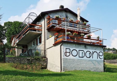 Villa in Peglio, Italy