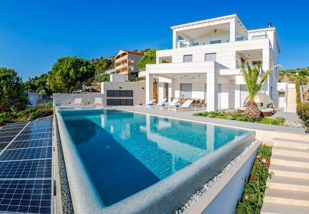 Villa in Zatoglav, Croatia