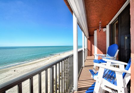 Apartment in Madeira Beach, Florida