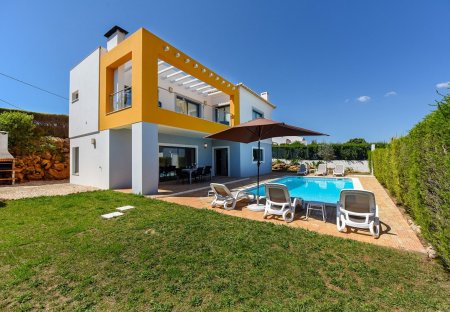 Villa in Alcalar, Algarve