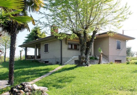 Apartment in Lazise, Italy