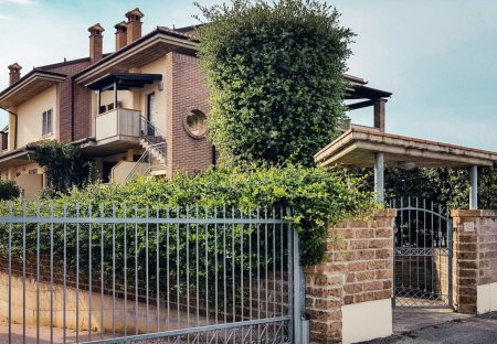 Villa in Fonte Umano-San Martino Alta, Italy