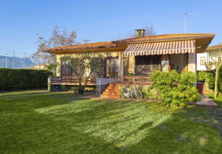 Villa in Pietrasanta, Italy
