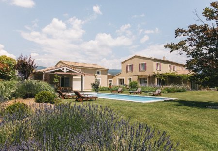 Villa in Saint-Saturnin-lès-Apt, the South of France