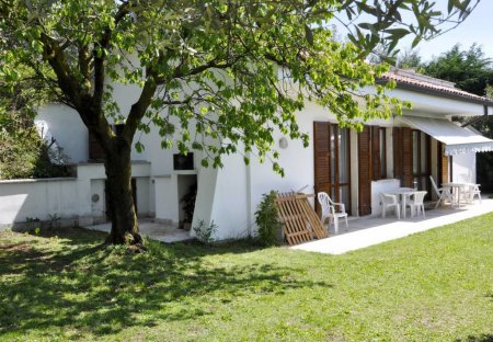 Villa in Lazise, Italy