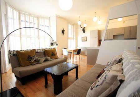 Apartment in Queen'S Park, England: Lounge/diner
