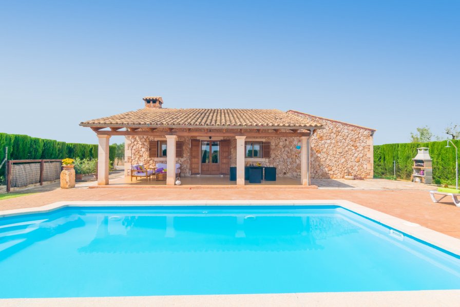 Owners abroad CAN GRAU PETIT