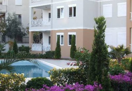 Apartment in Manavgat, Turkey: Step outside to the pool and garden